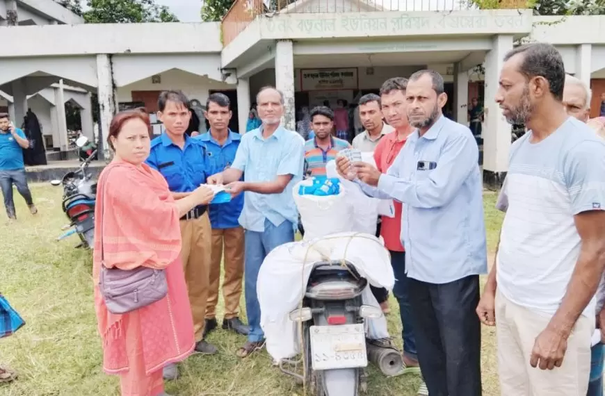 মাটিরাঙ্গায় বন্যায় ক্ষতিগ্রস্তদের মাঝে বিশুদ্ধ করণ ট্যাবলেট, ব্লিচিং পাউডার, সাবান  বিতরণ